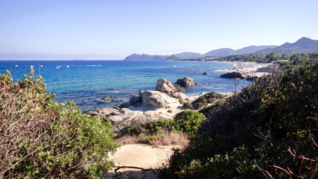 Sardegna, Spiaggia di Santa Giusta & Scoglio di Peppino - Sardaigne, Plage Santa Giusta & rocher de la Baleine