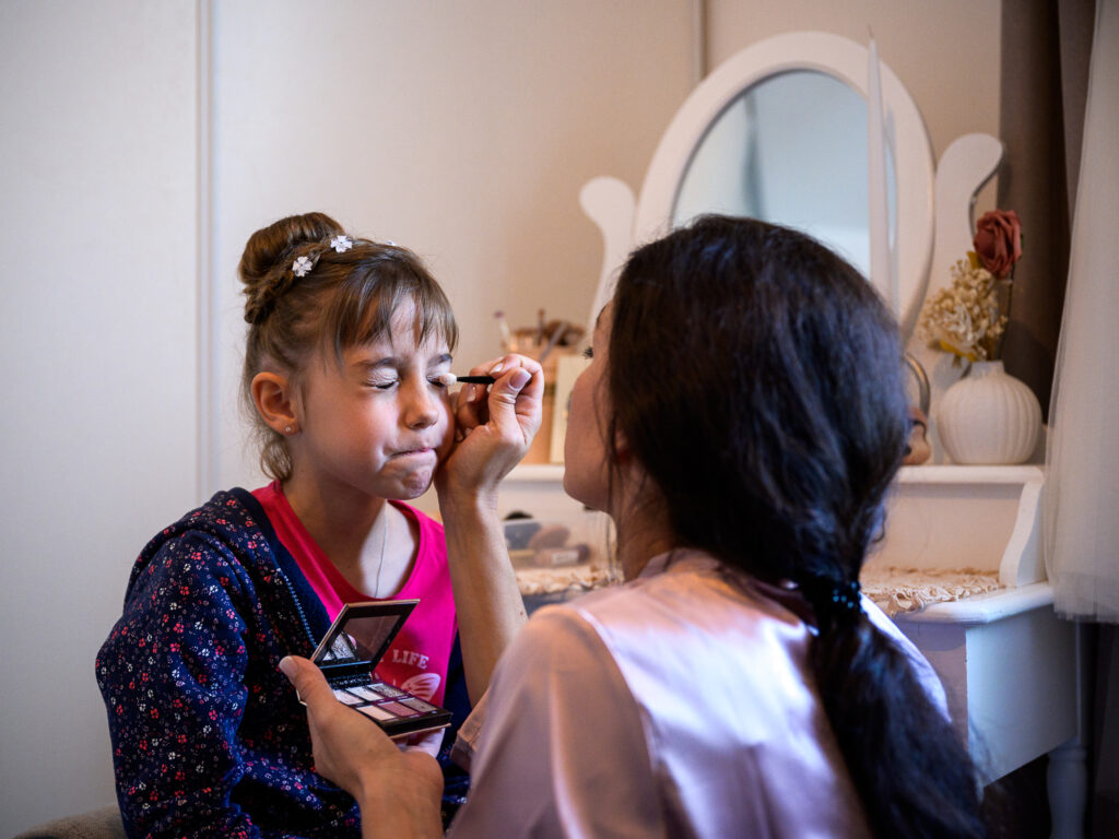 préparatifs future mariée et sa fille au Somail