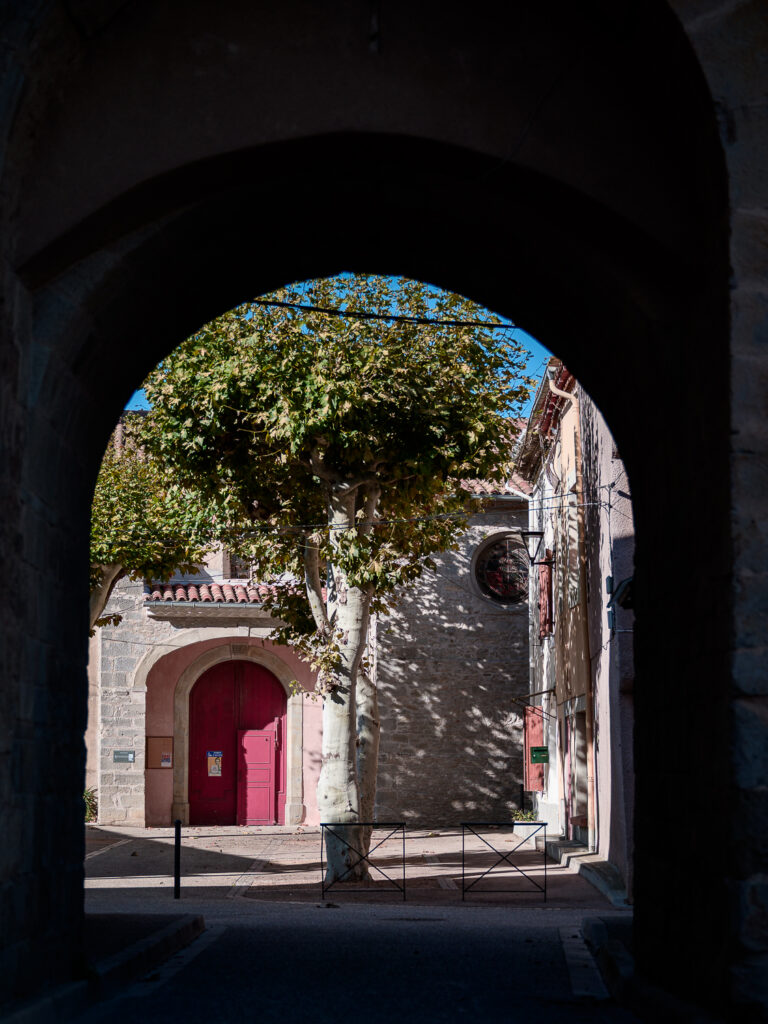 église de Villemoustaussou