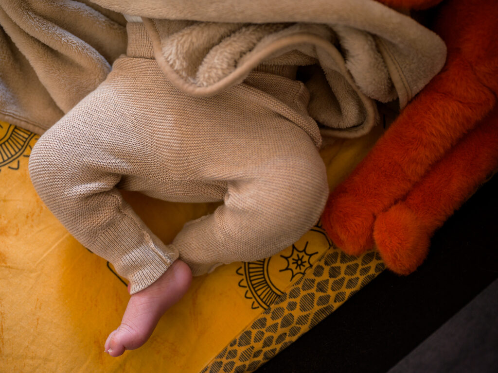 Séance photo nouveau-né à domicile Photographe photo bébé Carcassonne