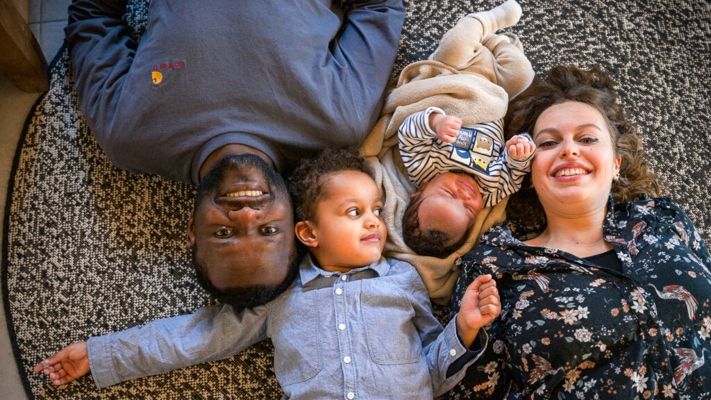 Séance photo nouveau-né à domicile Photographe photo bébé Carcassonne