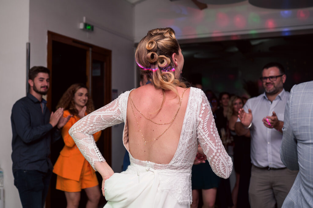 Mariage à Arbas, soirée. centre de vacances Pierre Baudis à Arbas, Haute-Garonne. Photographe mariage Toulouse.