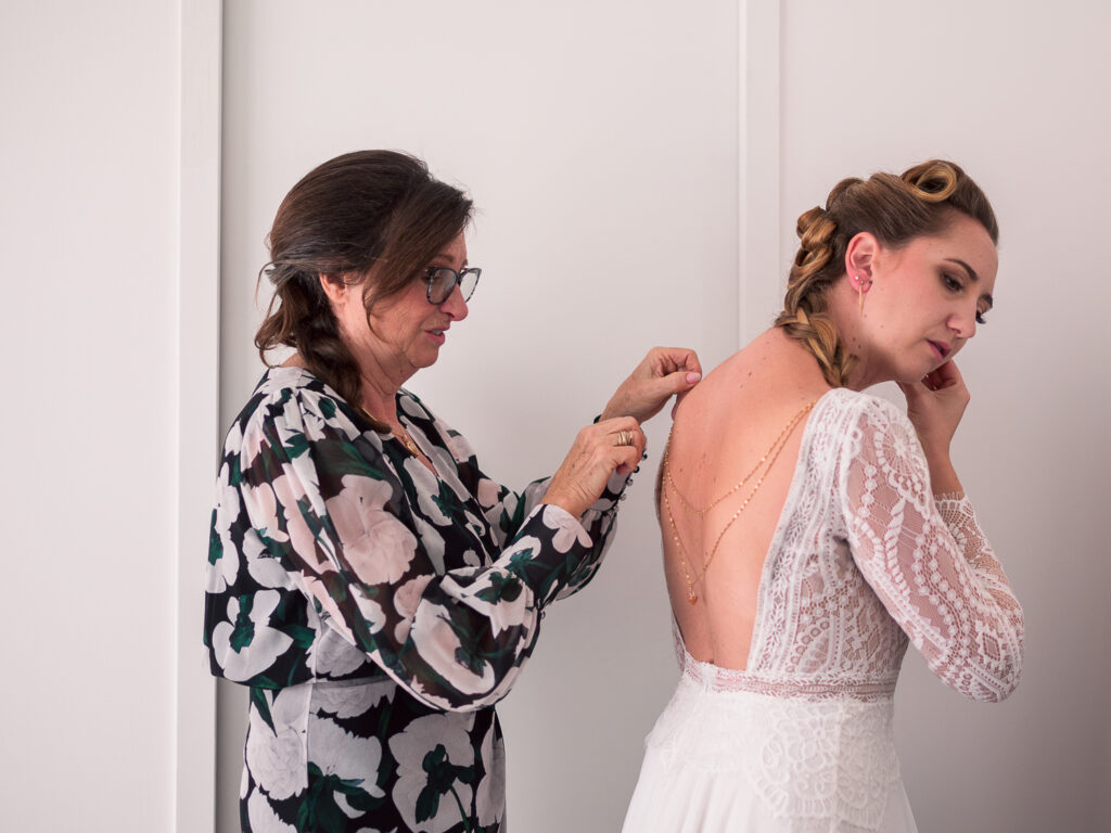 Mariage à Garidech. préparatifs, Haute-Garonne. Photographe mariage Toulouse.