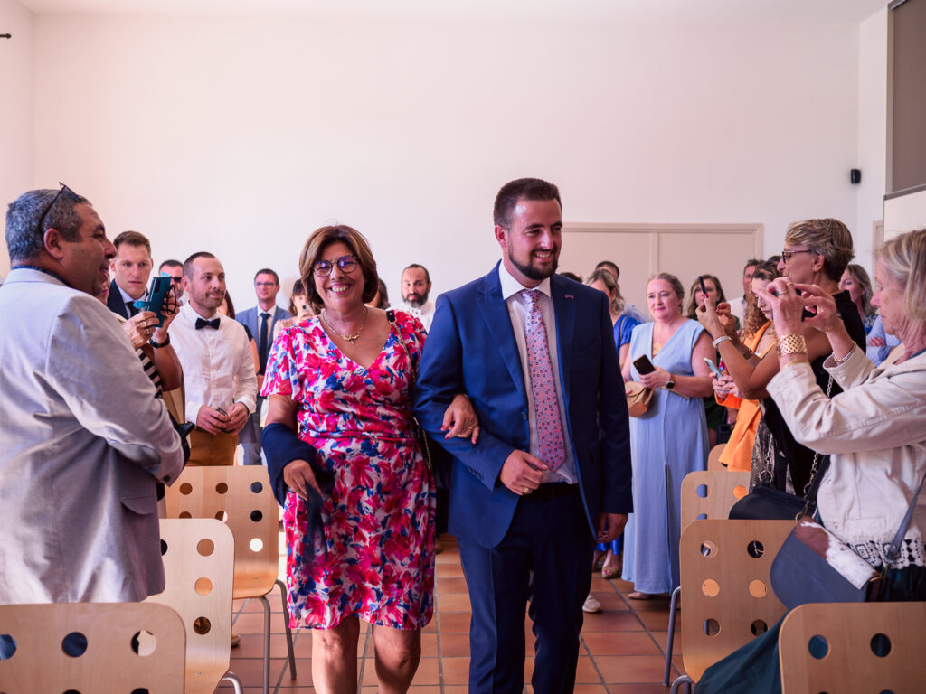 Mariage à Garidech. Cérémonie à la mairie, Haute-Garonne. Photographe mariage Toulouse.