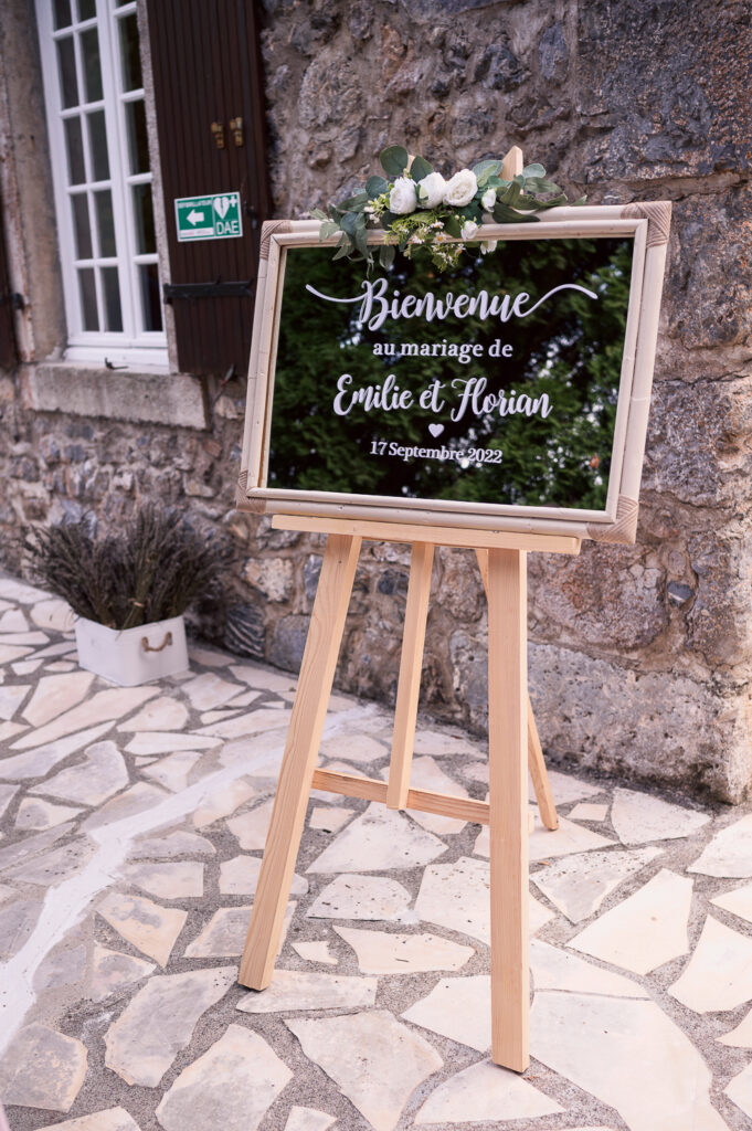 Mariage à Arbas, cérémonie laîque, jeunes mariés. centre de vacances Pierre Baudis à Arbas, Haute-Garonne. Photographe mariage Toulouse.