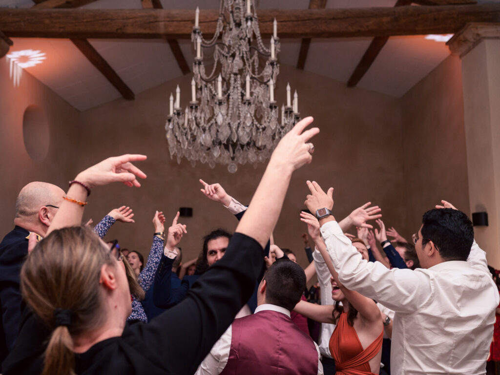Mariage au château de Villerambert à Caunes-Minervois, Aude. Mariage à l'automne. soirée de mariage
