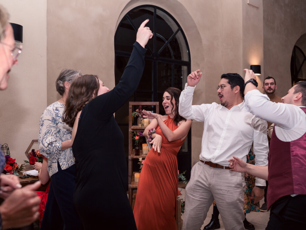 Mariage au château de Villerambert à Caunes-Minervois, Aude. Mariage à l'automne. soirée de mariage