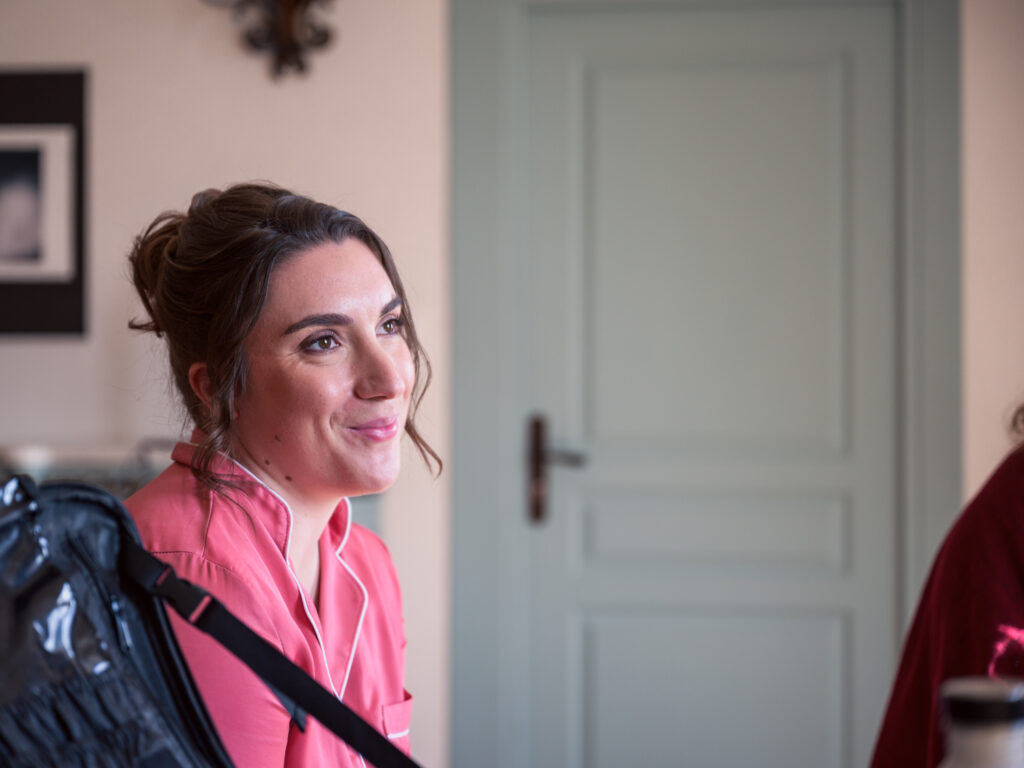 Mariage au château de Villerambert à Caunes-Minervois, Aude. Mariage à l'automne. préparatifs des mariés