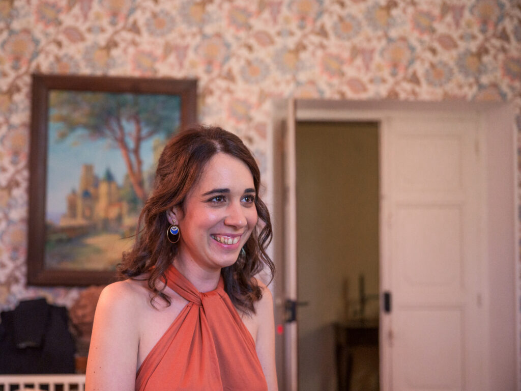 Mariage au château de Villerambert à Caunes-Minervois, Aude. Mariage à l'automne. préparatifs des mariés