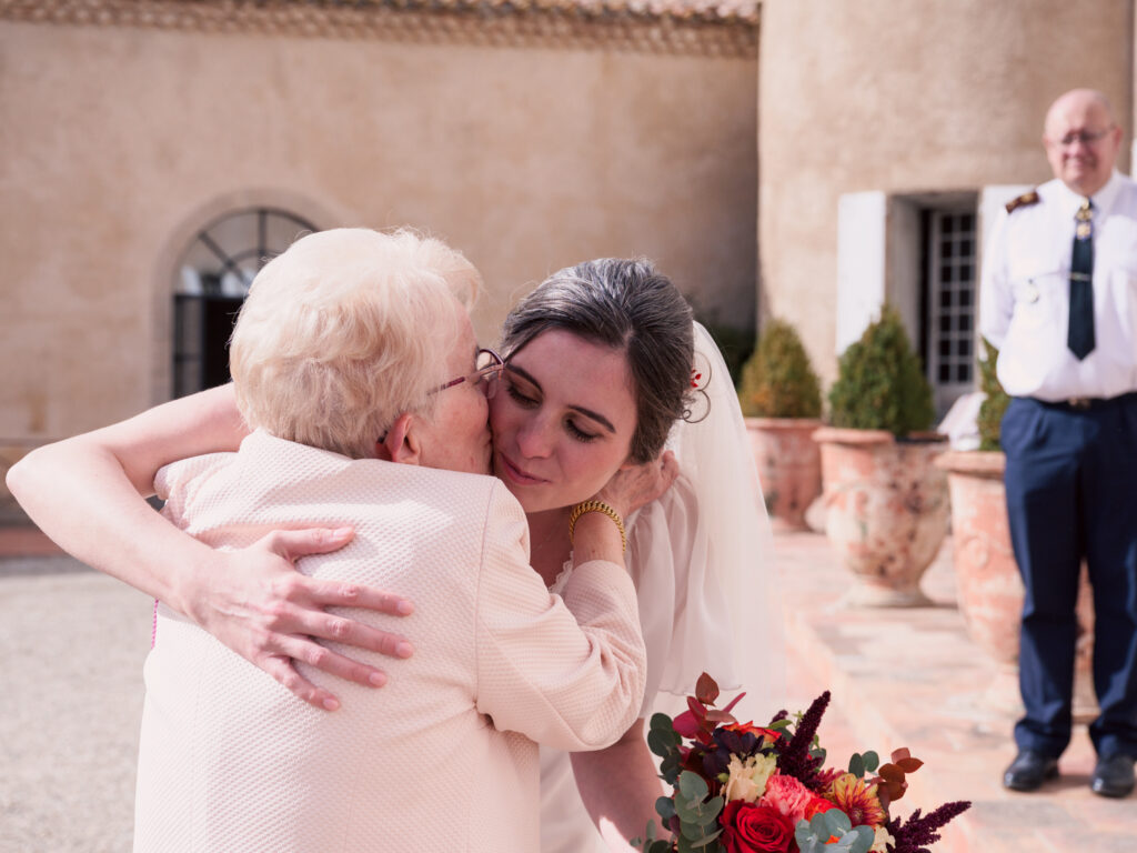 Mariage au château de Villerambert à Caunes-Minervois, Aude. Mariage à l'automne. préparatifs