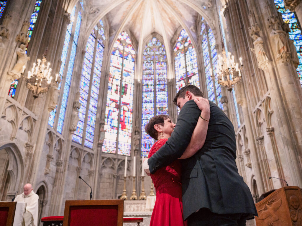 Mariage au château de Villerambert à Caunes-Minervois, Aude. Mariage à l'automne. Cérémonie religieuse à la Basilique Saint Nazaire, à la cité de Carcassonne