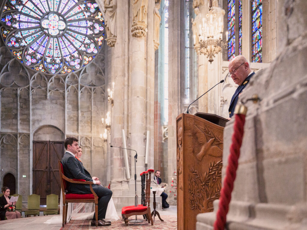 Mariage au château de Villerambert à Caunes-Minervois, Aude. Mariage à l'automne. Cérémonie religieuse à la Basilique Saint Nazaire, à la cité de Carcassonne