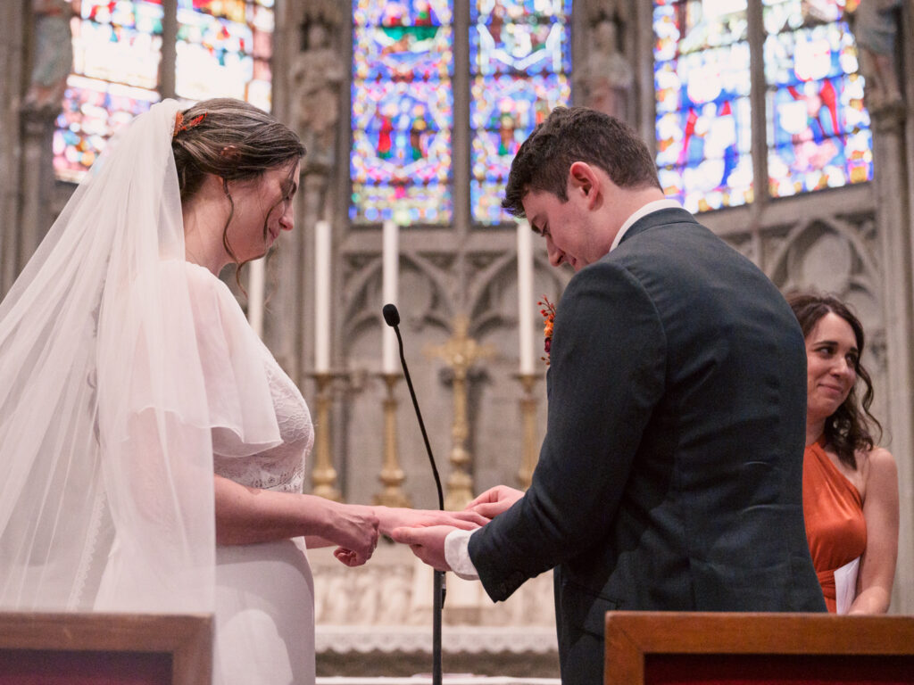 Mariage au château de Villerambert à Caunes-Minervois, Aude. Mariage à l'automne. Cérémonie religieuse à la Basilique Saint Nazaire, à la cité de Carcassonne