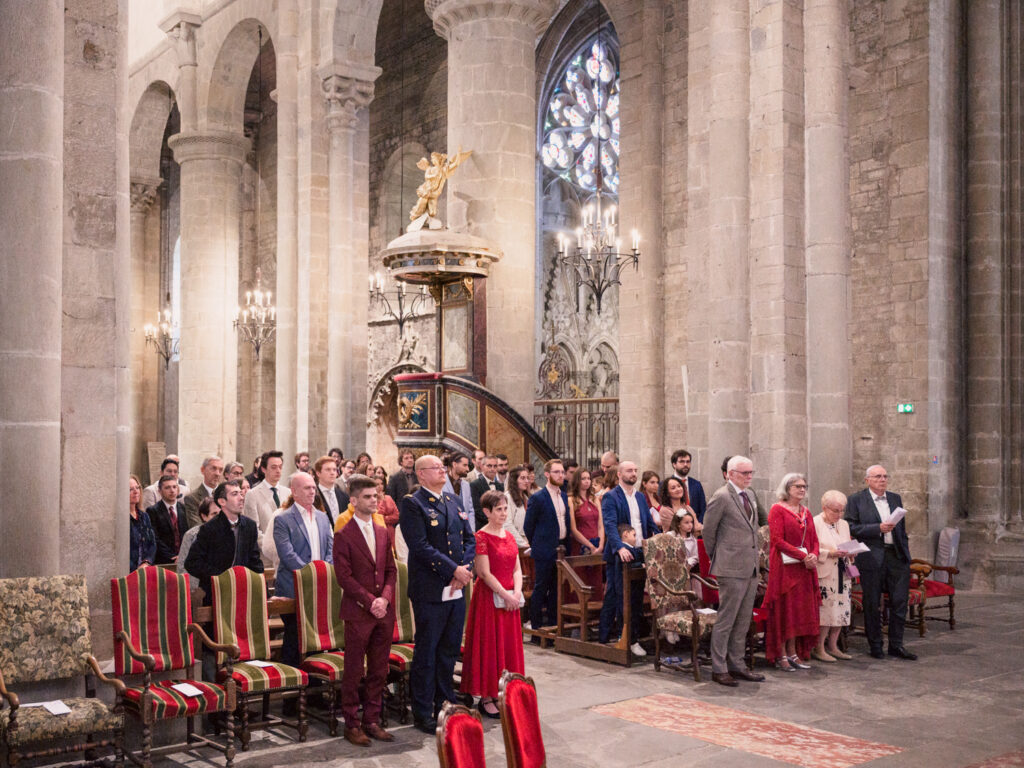 Mariage au château de Villerambert à Caunes-Minervois, Aude. Mariage à l'automne. Cérémonie religieuse à la Basilique Saint Nazaire, à la cité de Carcassonne