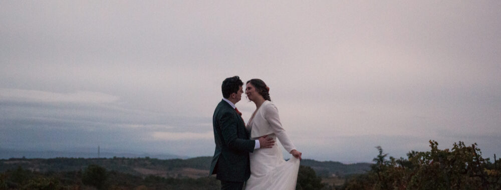 Mariage au château de Villerambert à Caunes-Minervois, Aude. Mariage à l'automne. Shooting privé des mariés de nuit.