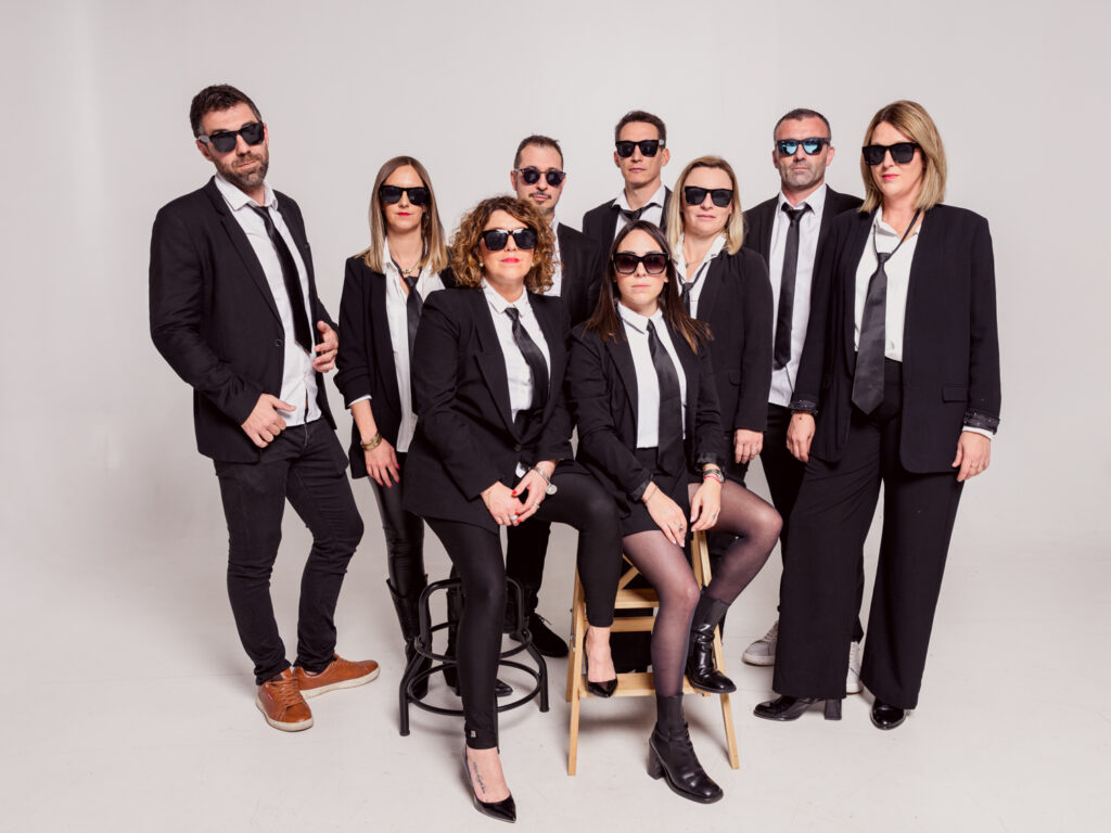 photos corporate studio shooting team building, portrait d'équipe version Men In Black